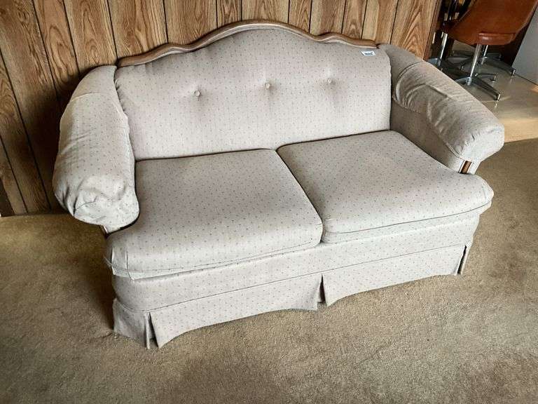 Loveseat w/ exposed wood trim 61x33x32