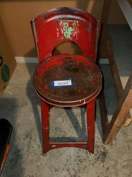 Vintage metal stool in red paint
