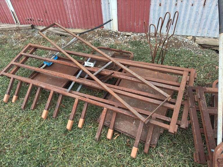 Farrowing crate for sows see lot 72 A for sample photos. Inspection encouraged