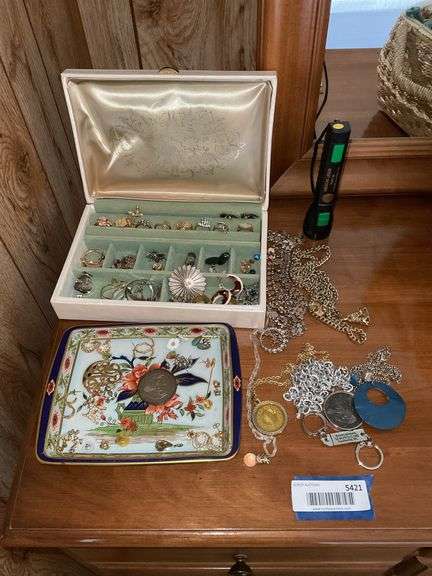Costume jewelry, jewelry box, tray, flashlight