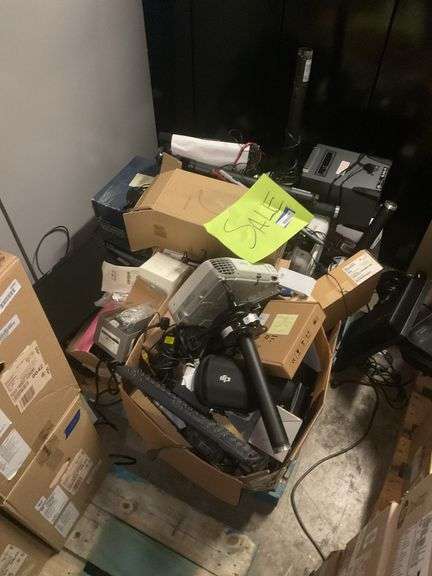 Computer equipment lot