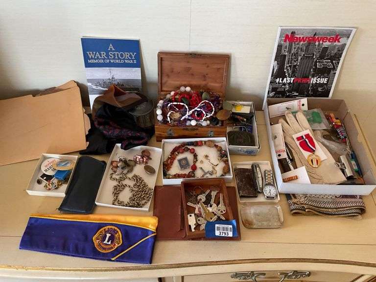 Costume jewelry, pocket knives, keys, dresser box, misc lot