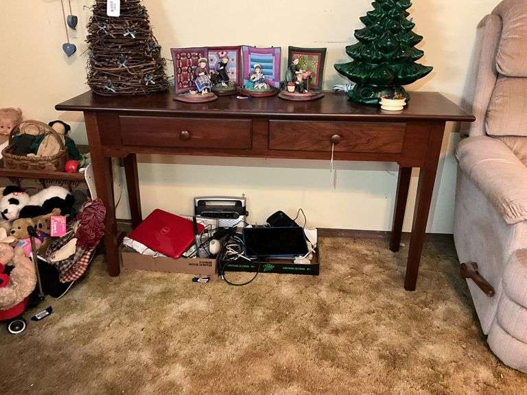 Sofa table w/ two drawers, tapered legs - drawer contents included - no top contents54x28x16