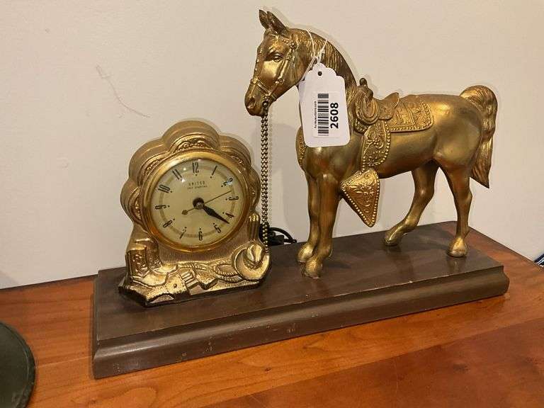 Vintage table top United electric clock w/ horse