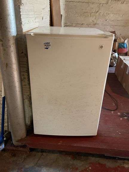 GE freezer model: FUMSSAARWH