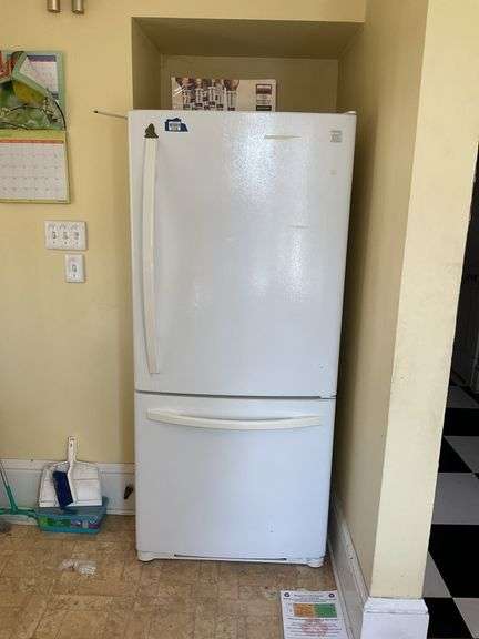 Kenmore refrigerator model: 795.69002.900