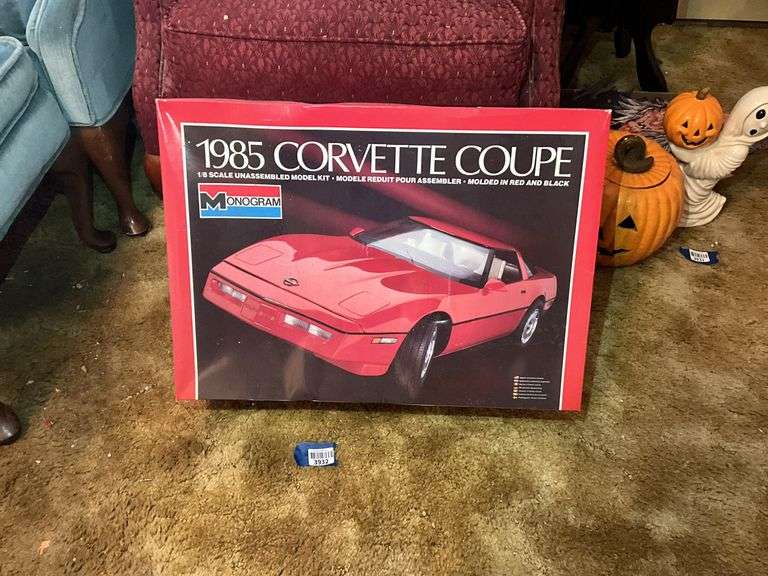 1985 Corvette Coupe model kit