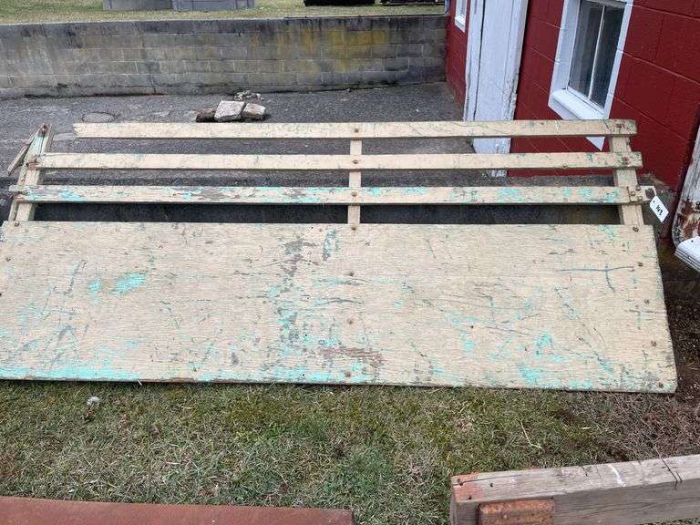 Old set of truck bed racks - Hurley Real Estate & Auctions