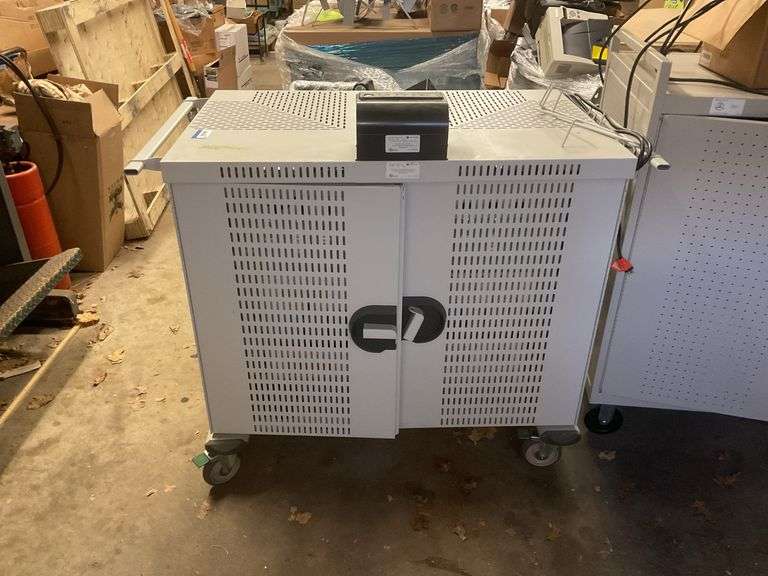 Bretford charging cart