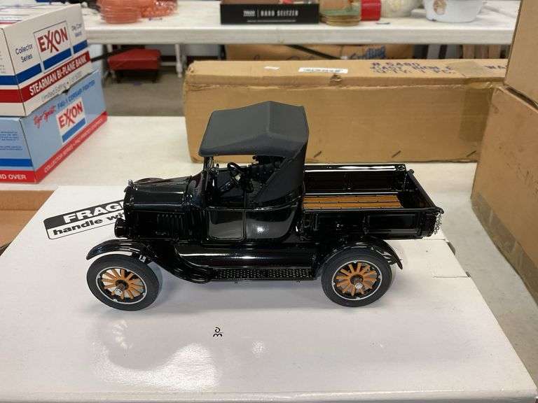 Danbury Mint The First Pick-ups Collection Ford truck, w/ packaging