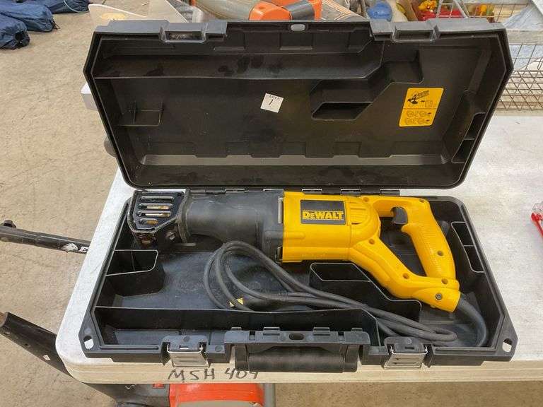 DeWalt reciprocating saw in case