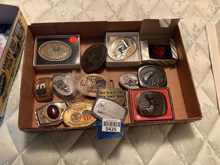 Western style and collectible belt buckles lot