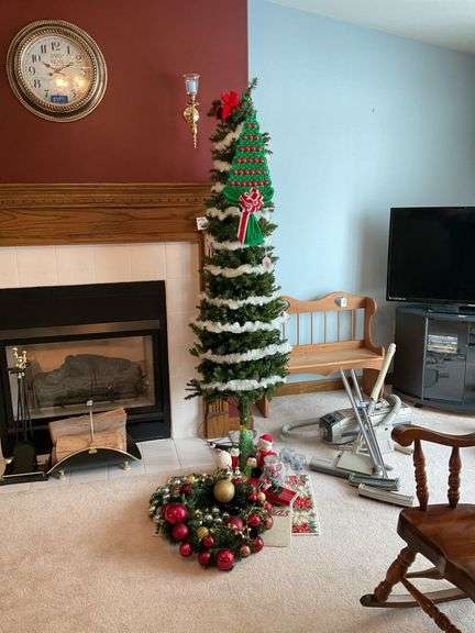 Pencil Christmas tree w/ decor lot, wreaths, Christmas door mats