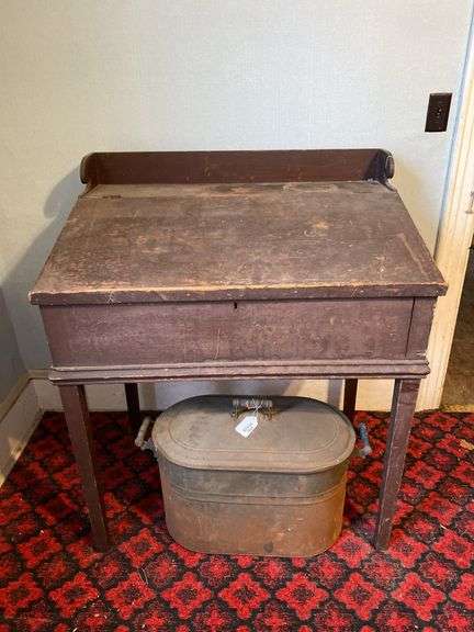 Schoolmaster's desk w/ lift top, scrolled gallery, tapered legs, original finish 37x26x43