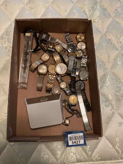 His and Hers vintage wrist watch lot including: Minnie Mouse watch