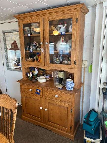 Hand crafted by Don Fry, Waynesboro Oak Stepback cupboard, no contents 47x18x81