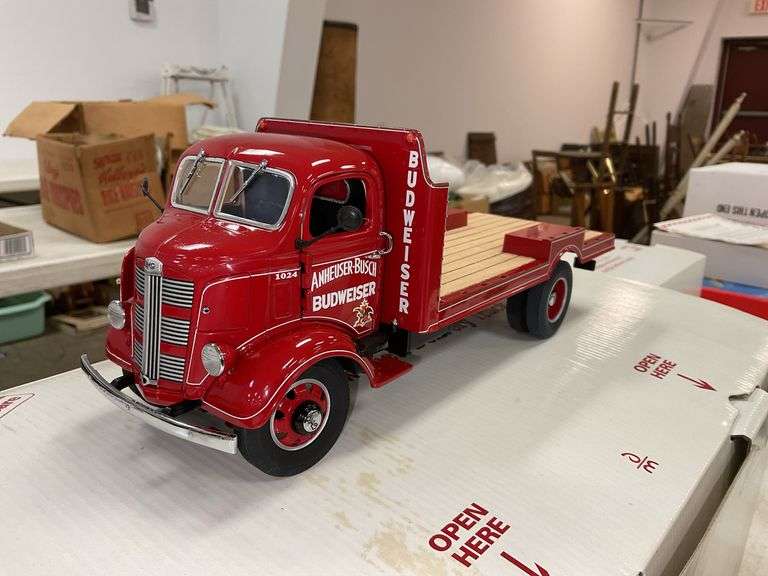 Danbury Mint 1938 Budweiser Delivery Truck model w/ certificate,  in box
