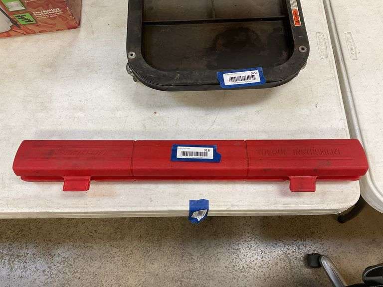 1/2 in Snap-On torque wrench in case
