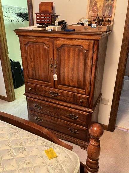 Cochrane Early American gentleman's chest - no contents 40x55.5x19