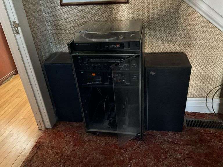 Sansui component stereo system in stand w/ speakers