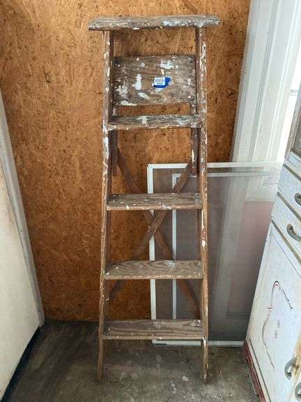 Wooden step ladder