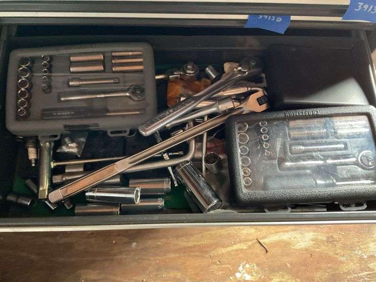 Contents of drawer to include sockets