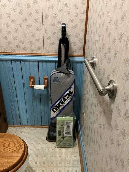 Oreck upright vacuum model: U4080H2BS