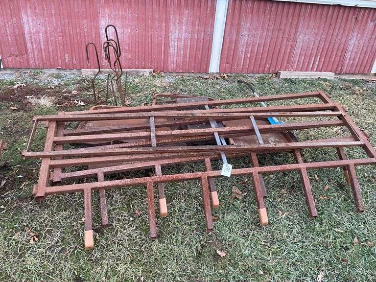 Farrowing crate for sows see lot 72 A for sample photos. Inspection encouraged