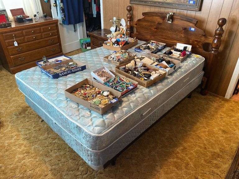 Sears Open Hearth Collection full size bed, no footboard 54x75 w/ mattress set, no contents