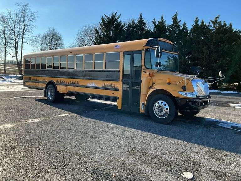 2013 IC Corporation BUS