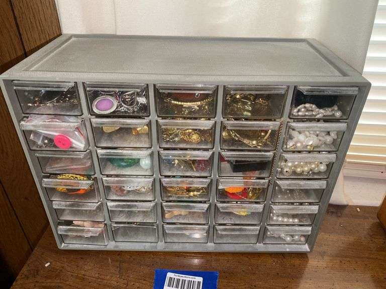 Caddy w/ costume jewelry contents