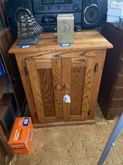 Oak 2-door cabinet, does not include the safe 22.5x21x28