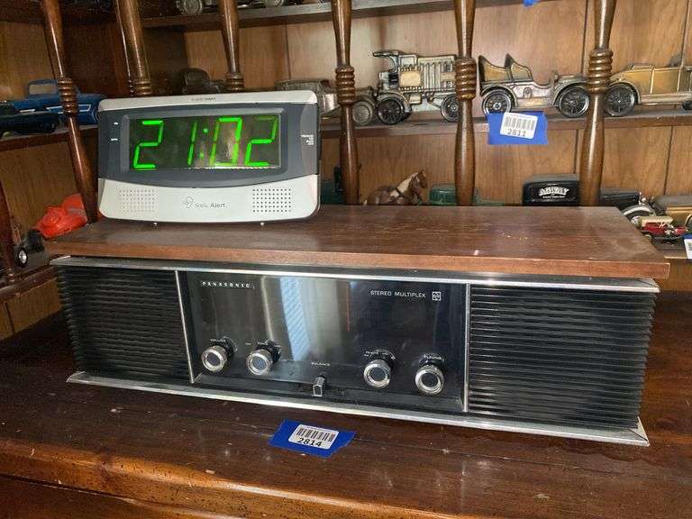 Panasonic RE7300 AM-FM Radio Stereo Multi-Flex, Sonic Alert alarm clock