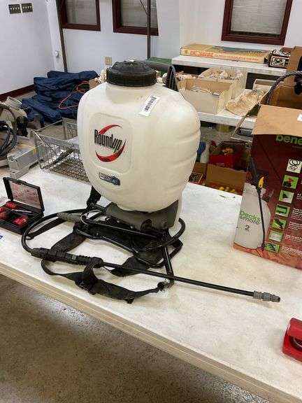 Roundup backpack sprayer