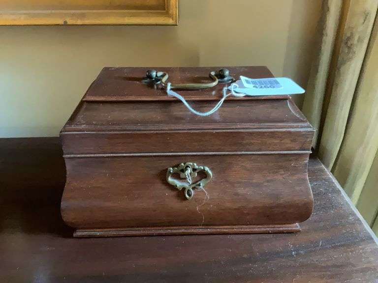 Chest tea caddy w/ brass hardware