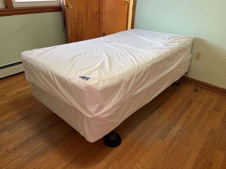 Metal bed frame and mattress set 40x76