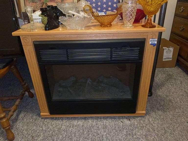 Electric fireplace heater - no top contents 31.5x11.5x25
