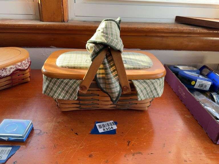 Longaberger Homestead basket w/ lid