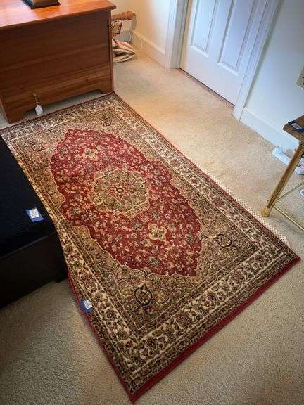 Persian style rug w/ red ground 40x70