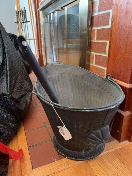 Tin coal bucket and shovel