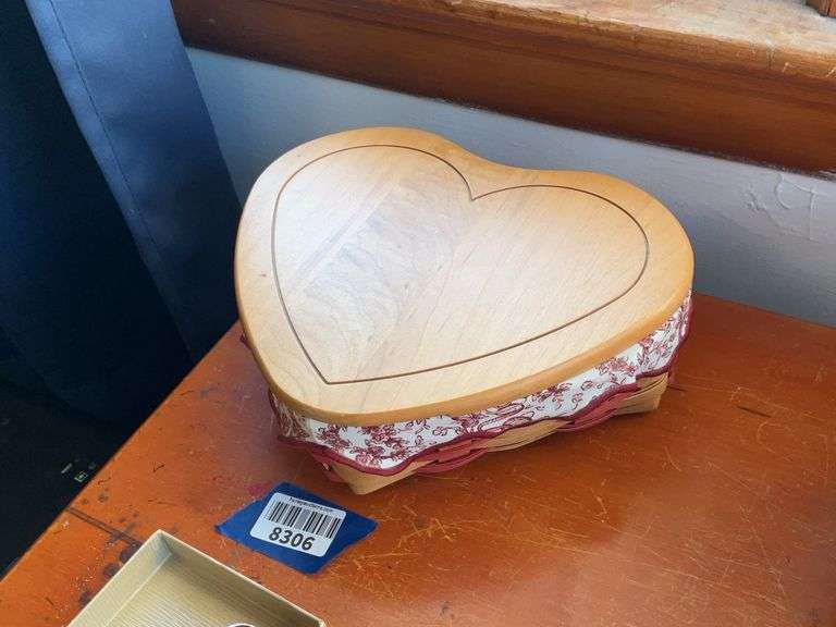 Longaberger heart basket w/ wooden lid