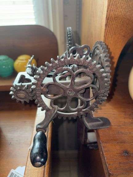 SINCLAIR SCOTT CO./ BALTIMORE cast iron apple peeler