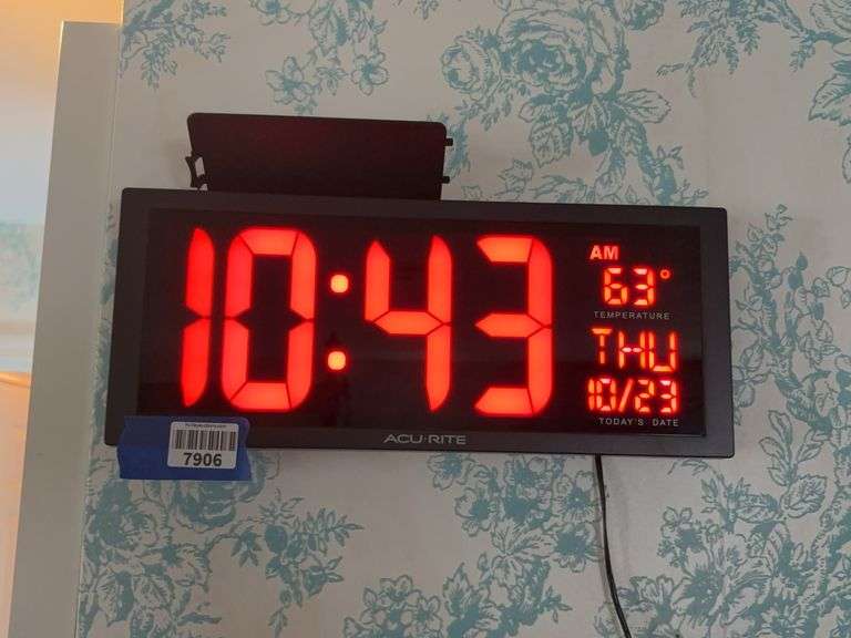 Acu-rite large display digital wall clock
