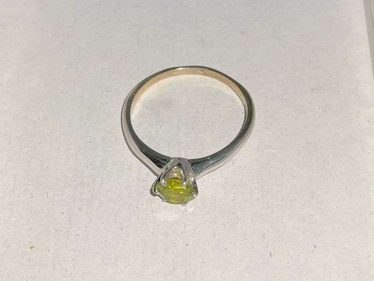 10K ladies ring sz: 5.25