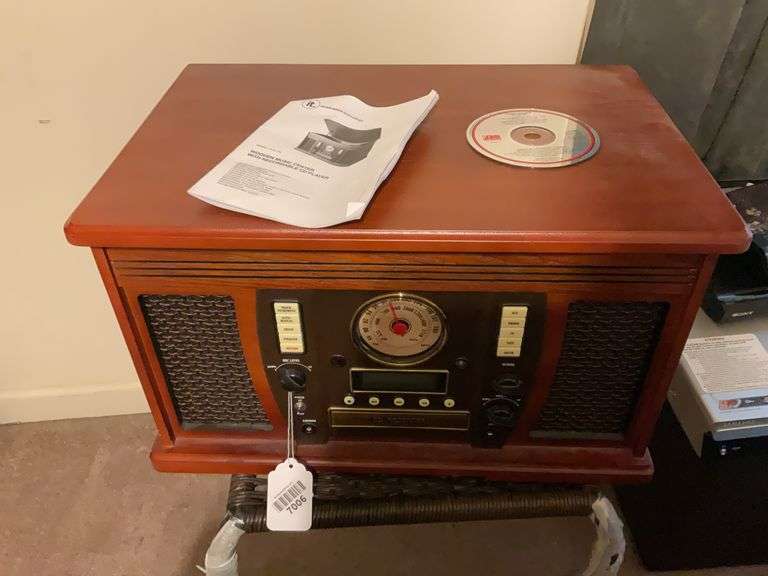 Innovative Technology wooden case radio/CD/cassette/turntable