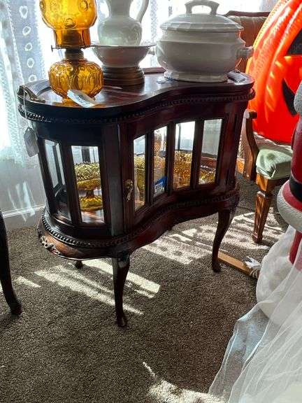 Rococo Revival kidney shape vitrine cabinet w/ beveled glass panels - no contents 30x30x19