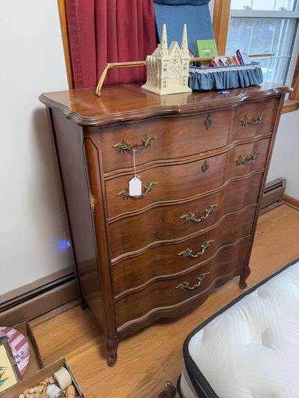 French Provincial chest of drawers - no contents 38x19x47