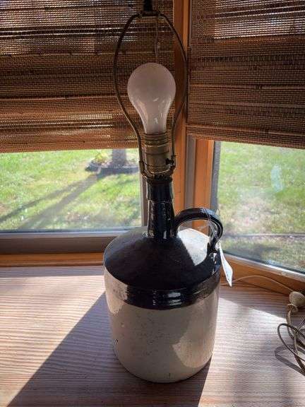 2-tone jug table lamp