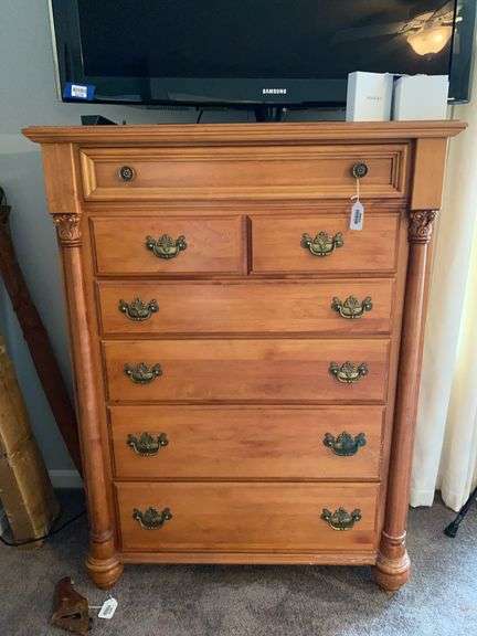 Mobel Inc. chest of drawers w/ Corinthian half columns, bun feet - no contents 41x21.5x55