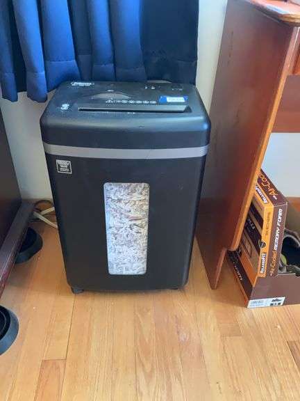 Fellowes paper shredder 13.75x10x22